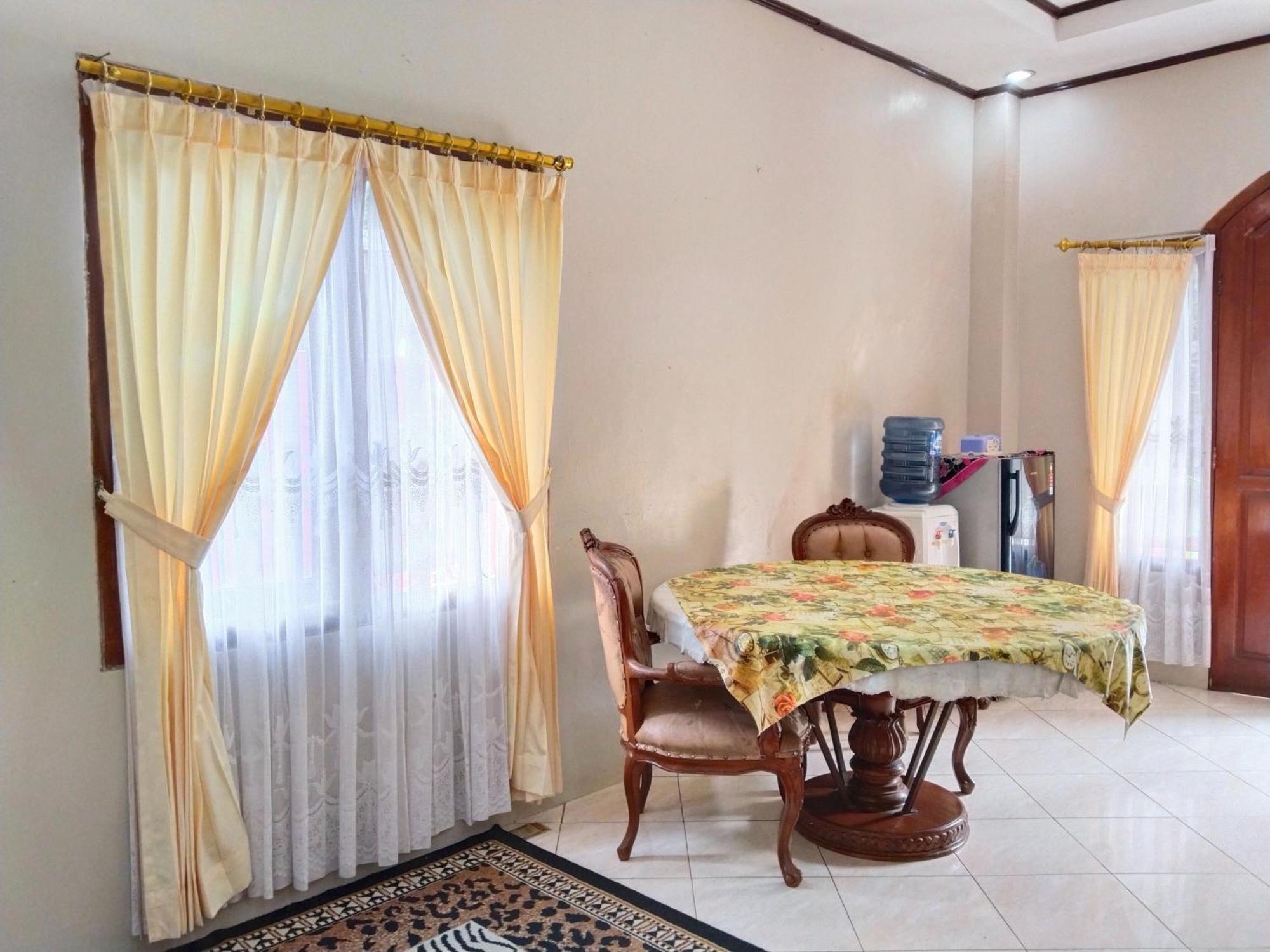 Villa Yustisia Curug 7 Cilember Cisarua Εξωτερικό φωτογραφία