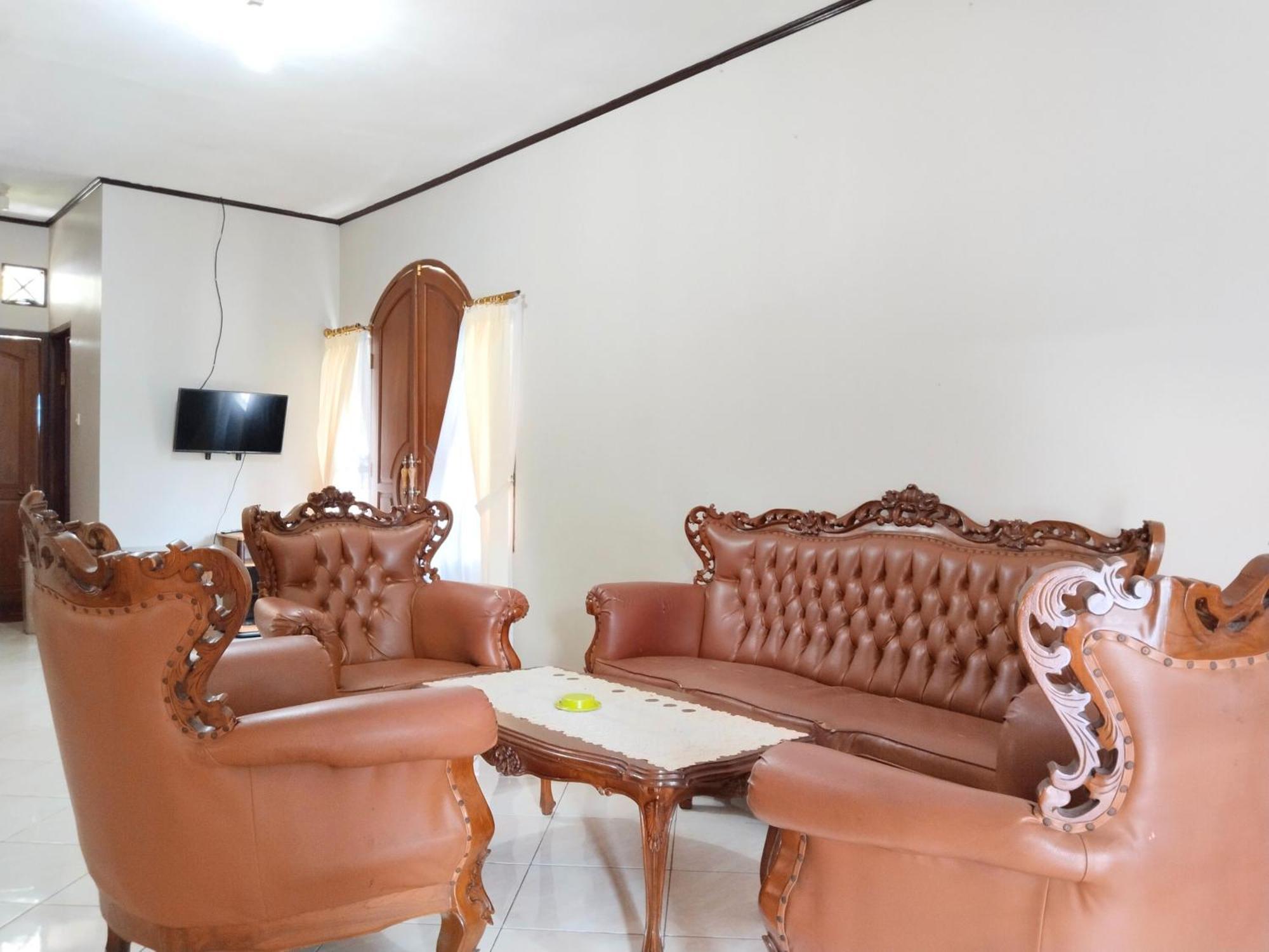 Villa Yustisia Curug 7 Cilember Cisarua Εξωτερικό φωτογραφία