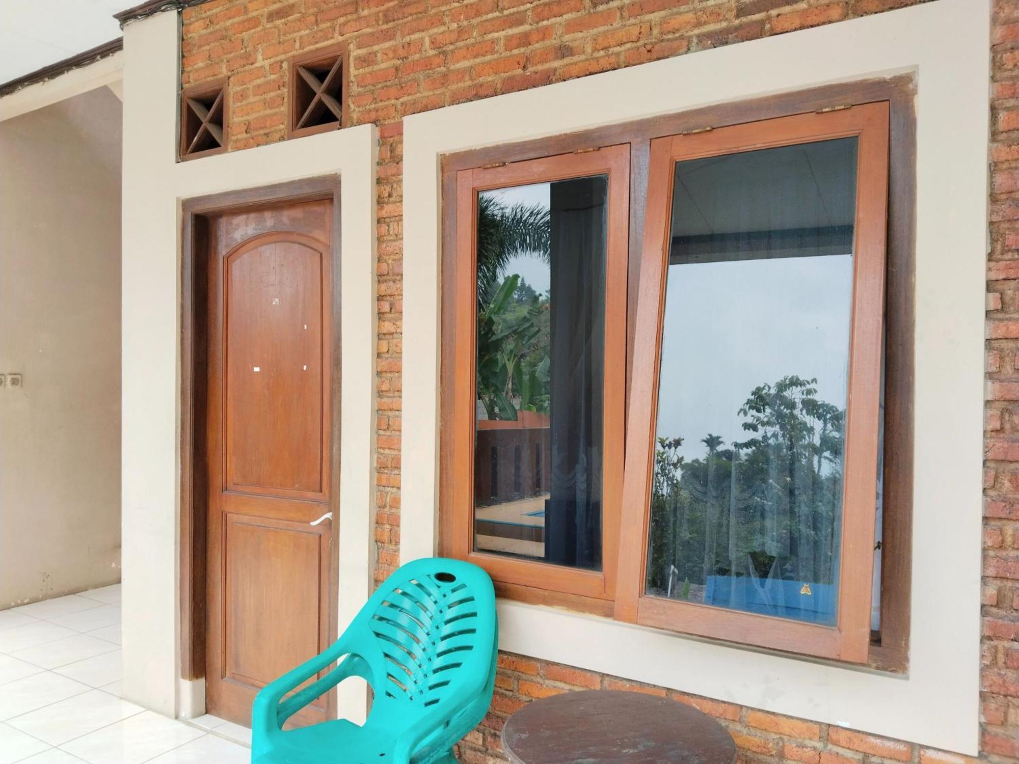 Villa Yustisia Curug 7 Cilember Cisarua Εξωτερικό φωτογραφία