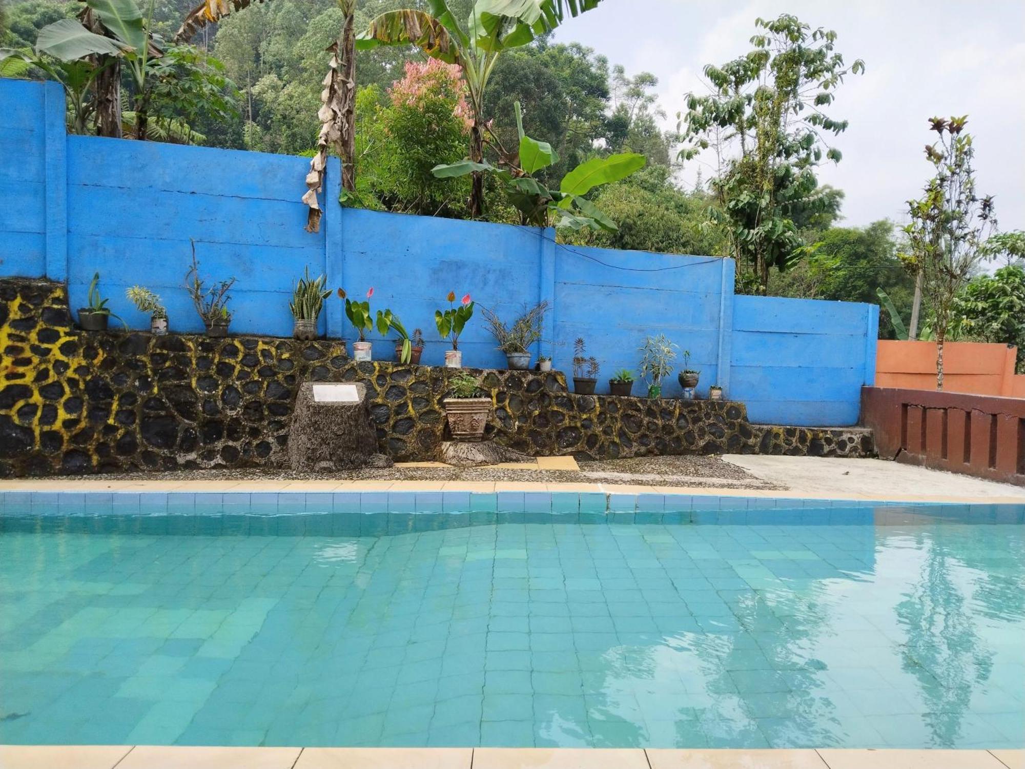 Villa Yustisia Curug 7 Cilember Cisarua Εξωτερικό φωτογραφία